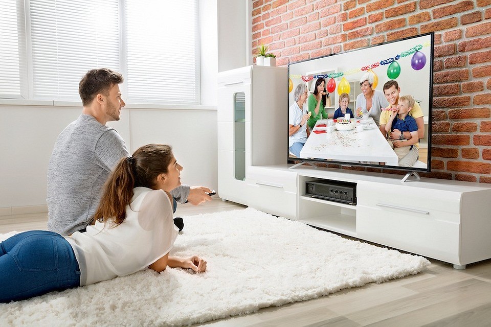 Телевизоры с экраном с высоким разрешением комфортно смотреть и с близкого расстояния