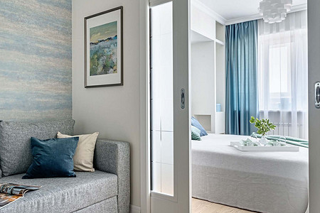 Светлая однушка с отдельными кухней, гостиной и спальней