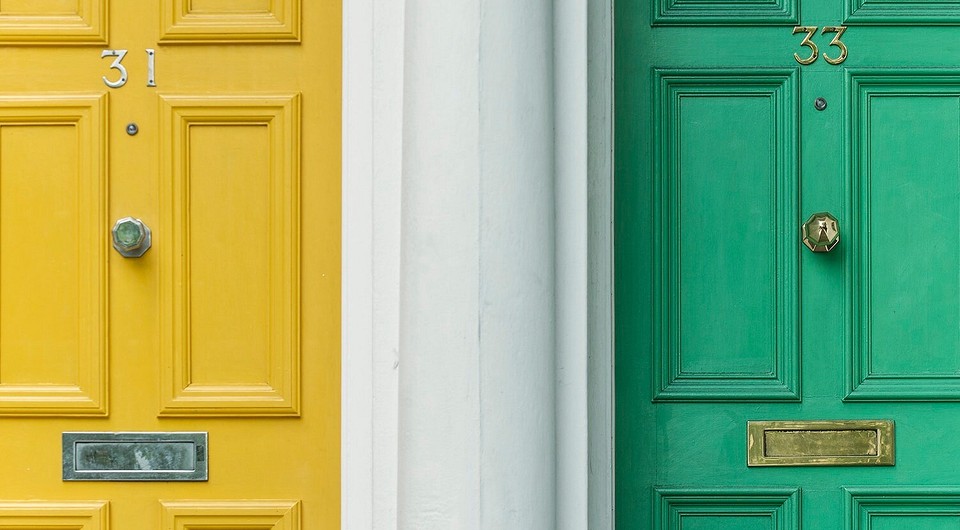 Как покрасить старую межкомнатную дверь