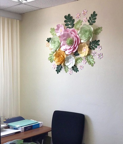 Бумажные цветы, стена из цветов