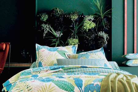 Декорируем изголовье кровати: 8 красивых и необычных идей