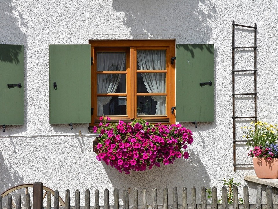 Покраска фасада частного дома своими руками: как правильно покрасить стену фасадной краски подготовка поверхности с подробными фото