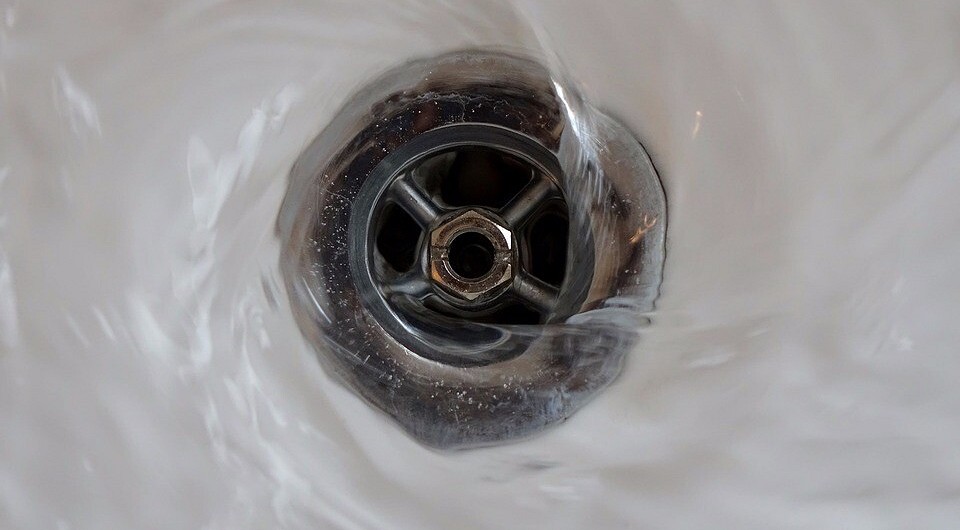 Как прочистить канализационную трубу в домашних условиях от засора: способы устранения советы по профилактике