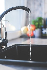 Водоснабжение кухни: разводка труб и подключение к канализации
