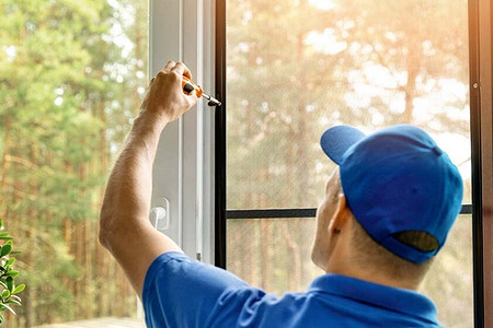 Как выбрать москитную сетку: обзор видов и полезные советы