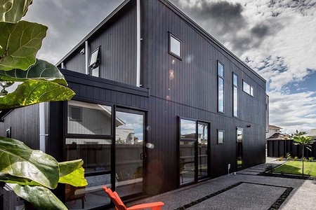 Теплый вентилируемый фасад: плюсы, минусы и тонкости монтажа