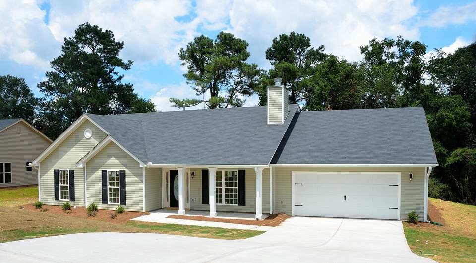 Как выбрать и монтировать ворота для гаража