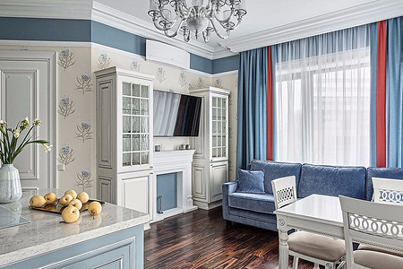 Классика и комфорт: квартира с передовой техникой, постирочной и тремя гардеробными