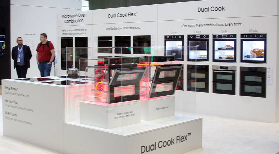 На стенде Dual Cook Steam