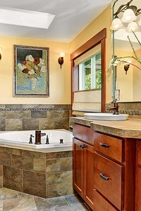 Гидроизоляция ванной комнаты мастикой: плюсы, минусы и обзор составов