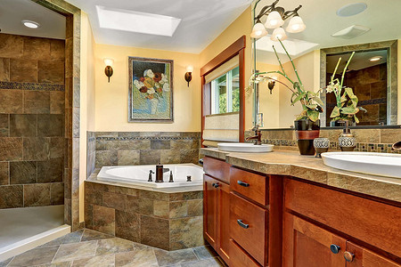 Гидроизоляция ванной комнаты мастикой: плюсы, минусы и обзор составов