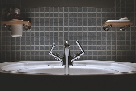 Гидроизоляция ванной комнаты своими руками: обзор материалов и способов