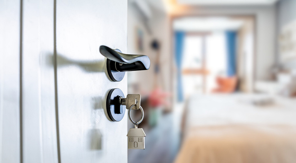 Комфорт и надёжность: 5 типов дверной фурнитуры, необходимых для дома и офиса