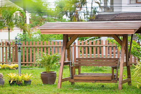 Строим качели из бруса своими руками: чертежи и план в 6 шагов