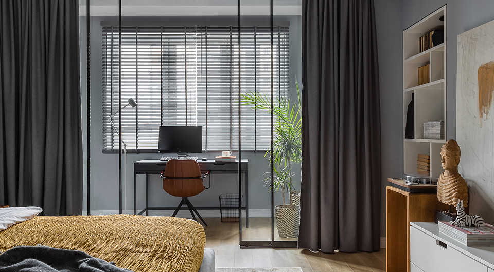 Просторная квартира дизайнера с непростой планировкой