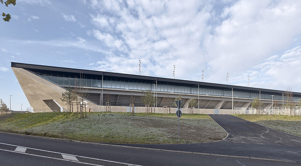 Функциональные выступы вместо привычных углов: как выглядит новый стадион в Швейцарии