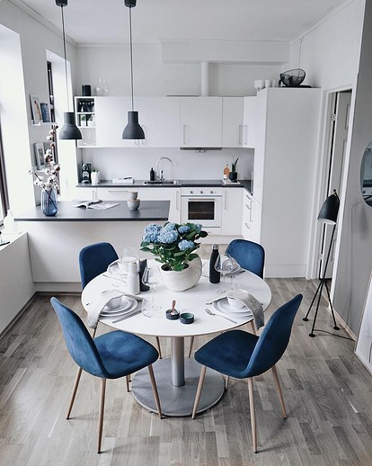 Стол на кухню в современном стиле