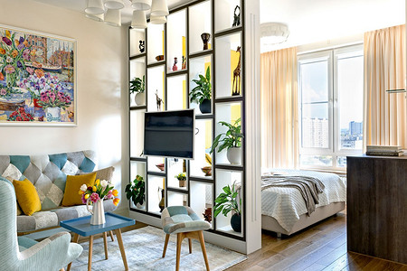 Квартира 44 кв. м, в которой нашли место для гостиной, спальни и двух гардеробных