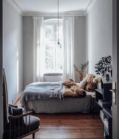 Дизайн узкой длинной спальни: идеи для интерьера с реальными фото комнат