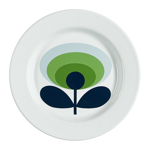 Еще один вариант посуды для весенней и летней сервировки стола —эмалированная тарелка дизайна Orla Kiel из серии 70s Flower.