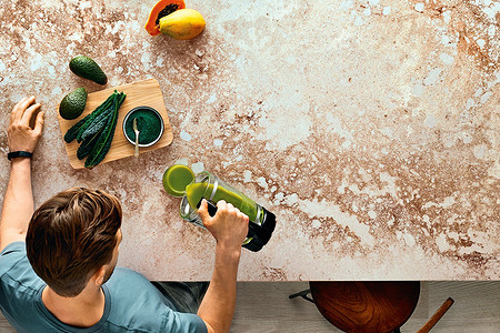 Как выбрать кухонную столешницу из кварцевого агломерата и сэкономить