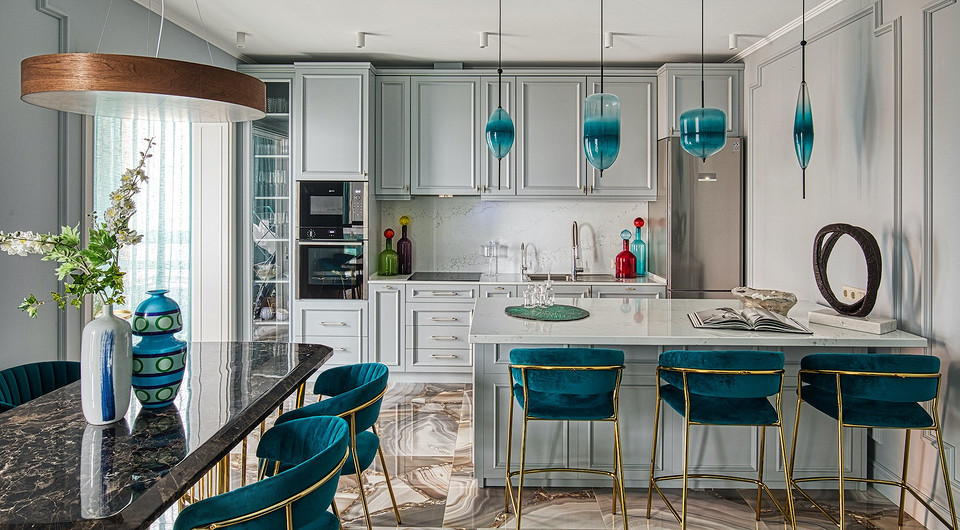 Трёхкомнатная квартира в Москве с яркими деталями и продуманной эргономикой