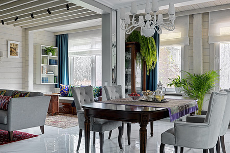 Интерьер загородного дома с семейной историей: восточные мотивы, ретро-мебель и живопись