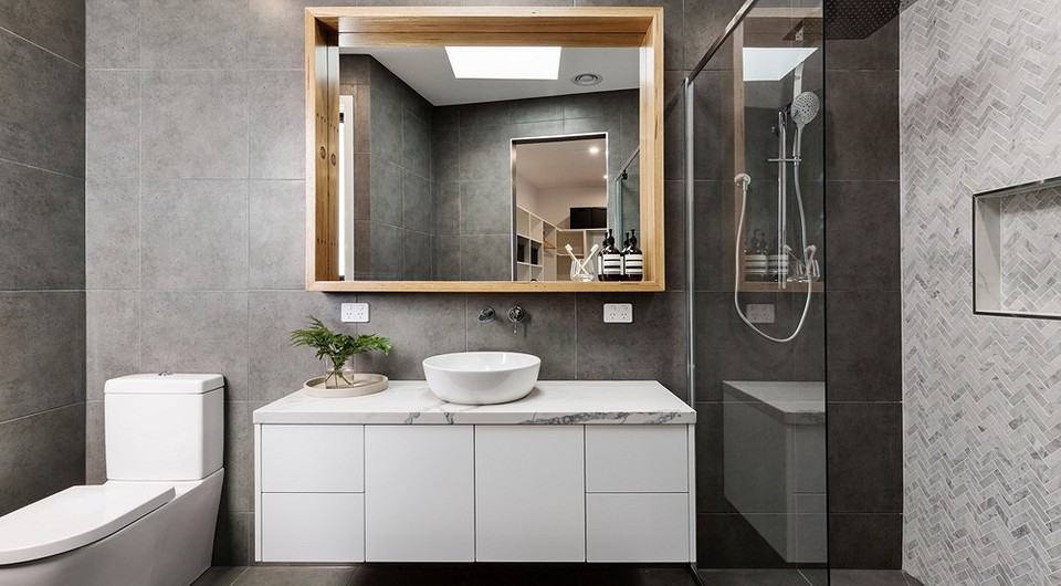 Необычные серо-белые ванные комнаты: лучшие идеи дизайна интерьера от IVD.ru