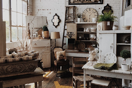 Что делать, если маленькая квартира забита вещами: 6 полезных идей