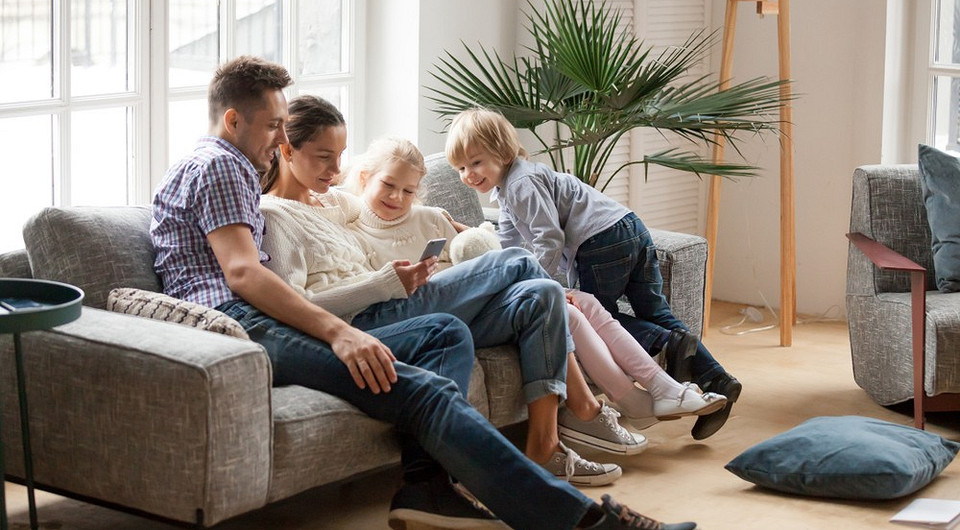 Все дома: как решить проблему перенаселенки в квартире с помощью дизайнерских приемов