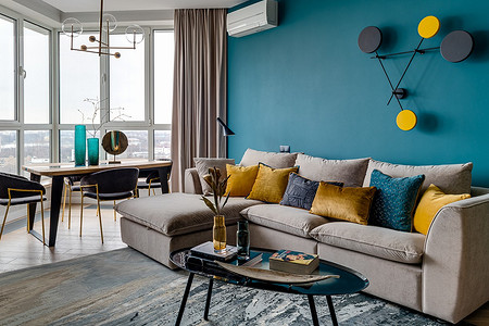 Современная и яркая квартира с панорамным видом на Москву