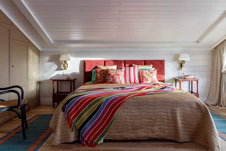 Как дизайнеры оформляют мансарды: 8 примеров из реальных проектов