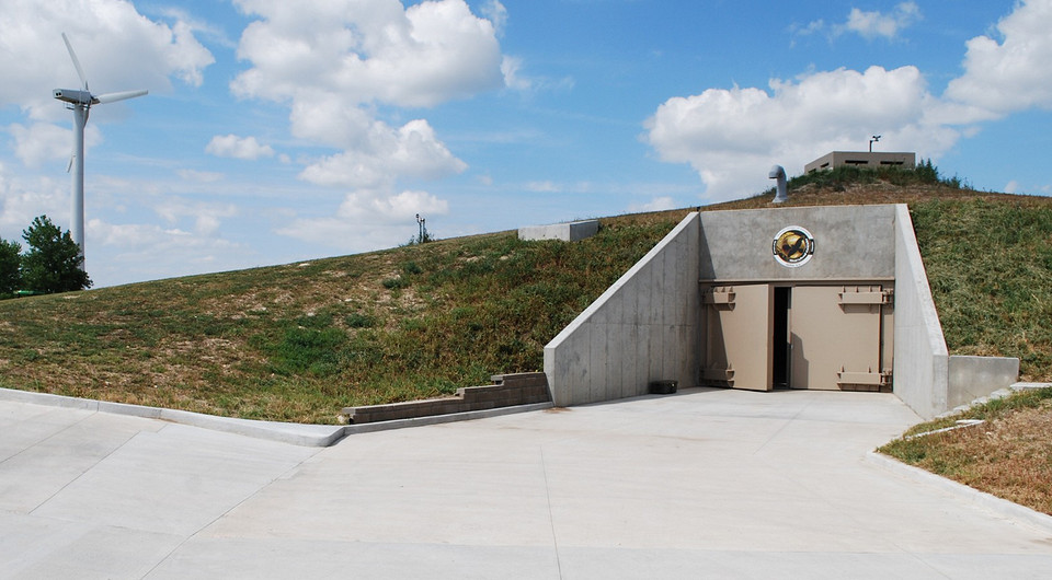 В Канзасе ракетную шахту превратили в бункер для выживания В Канзасе ракетную шахту превратили в бункер для выживания