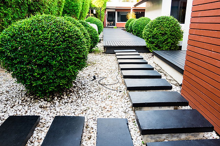 8 частых и грубых ошибок в укладке дорожек на участке (знать и не повторять!)