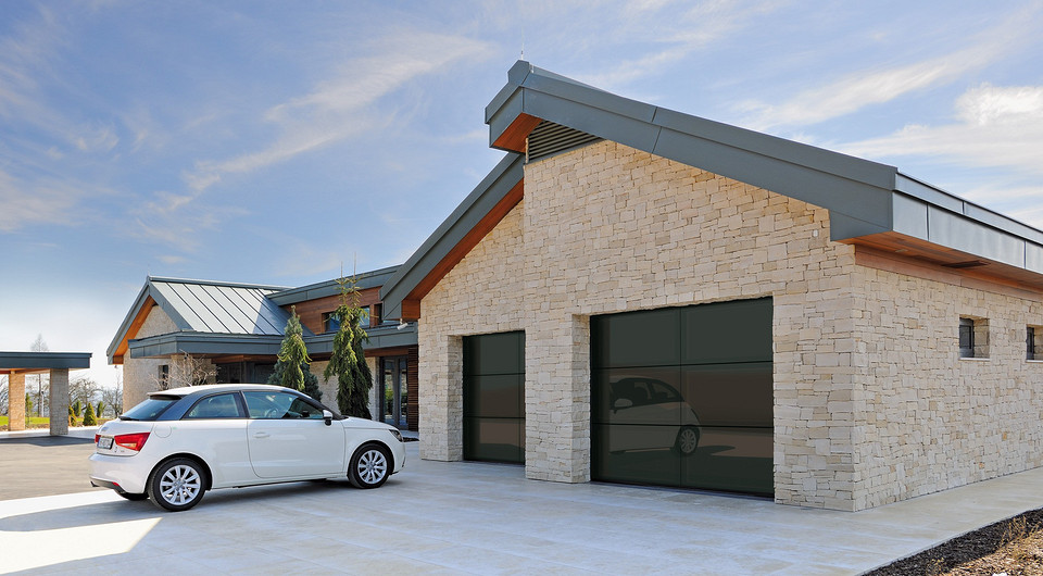 6 критериев выбора гаражных секционных ворот