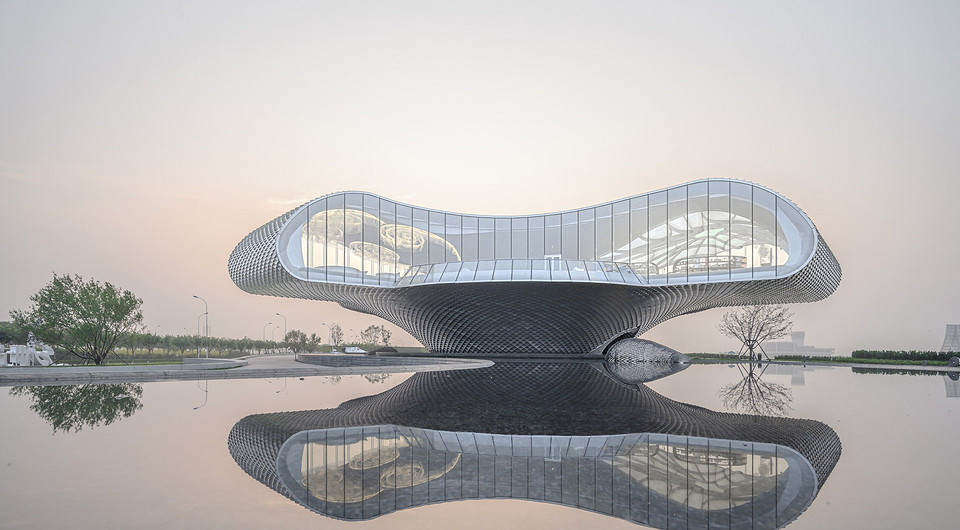 Музей в виде гигантской волны: как он выглядит внутри и снаружи