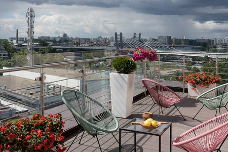 Просторная квартира в Санкт-Петербурге, в которой одну треть площади занимает терраса 