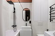 Белая плитка в ванной — это не скучно: 4 проекта и 80 фото, которые вас убедят