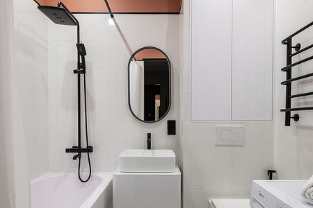 Белая плитка в ванной — это не скучно: 4 проекта и 80 фото, которые вас убедят