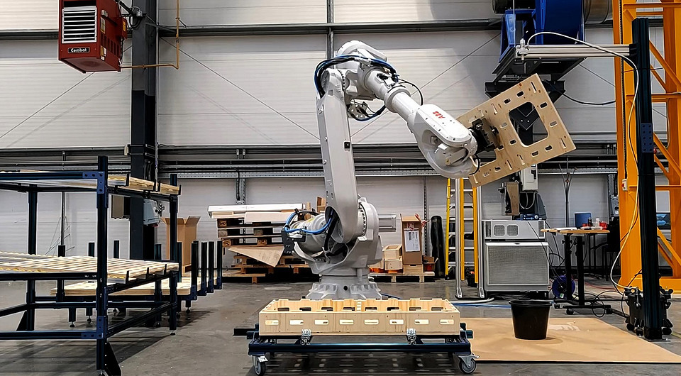 Британская компания представила инновационный способ строительства домов при помощи робота