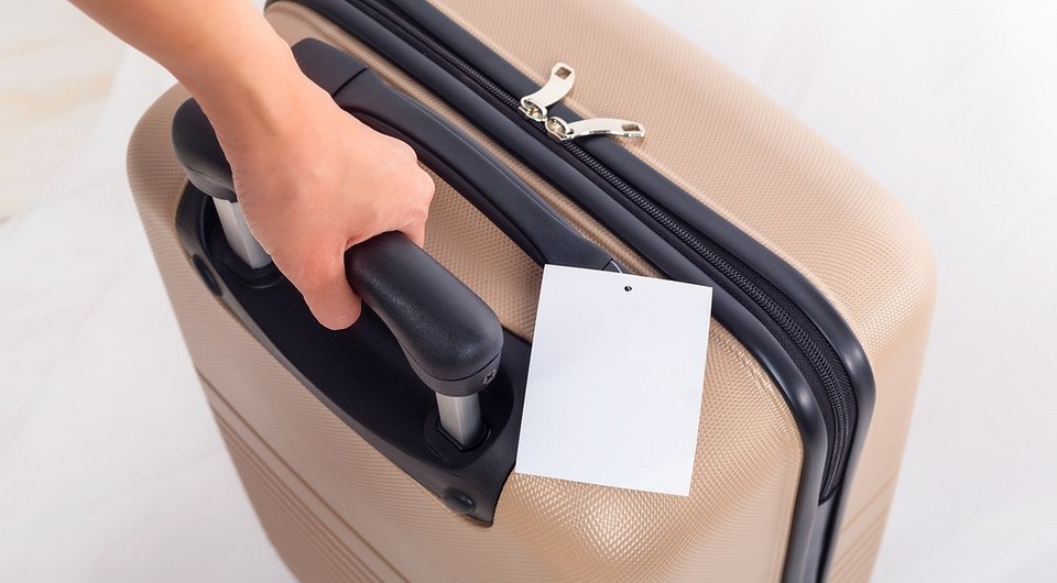 Как и где хранить чемоданы: 8 наглядных примеров