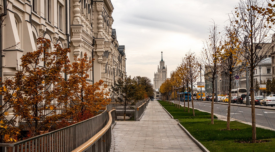 Самообразование, ремонт или сериалы: москвичи поделились, чем они будут заниматься на нерабочей неделе