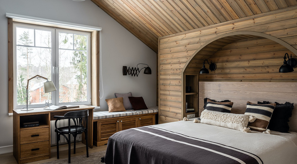 Комната старшего сына. «Здесь использованы только белый, серый, коричневый и черный цвета. Несмотря на колористическую лаконичность, комната выглядит визуально «богатой» и интересной, пот...