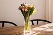 Какие вазы выбрать для дома, чтобы подошли под любой букет: рассказывает флорист