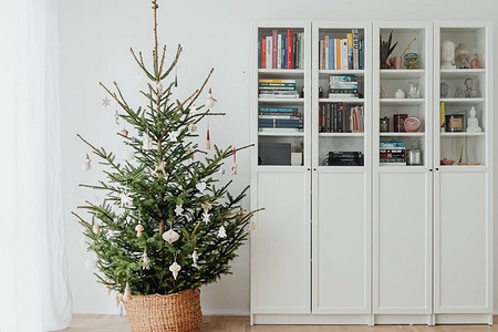 Как украсить елку на Новый год-2022: правила, тренды и 76 стильных фото