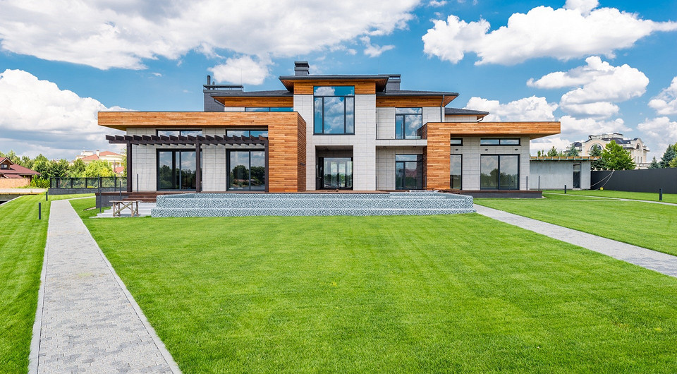 Локдаун за городом: перед нерабочей неделей вырос спрос на коттеджи в Московской области