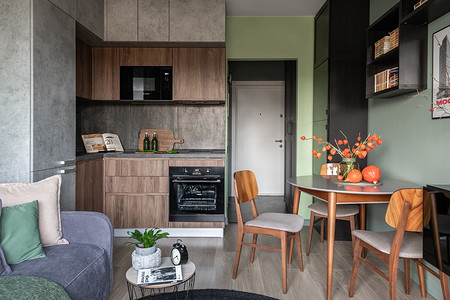 Интерьер студии площадью 19 кв. м, вдохновленный советским фильмом