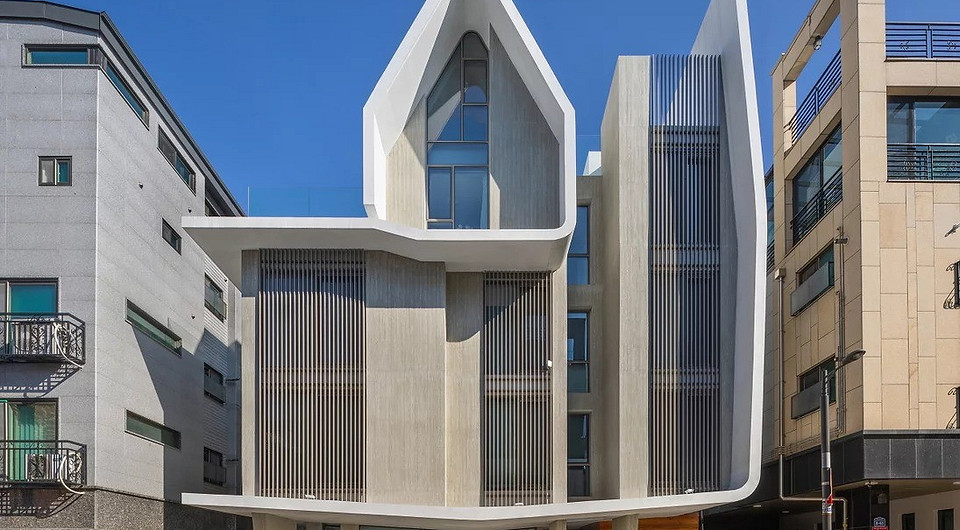 Обтекаемые формы и острая крыша: в Корее построили классный дом