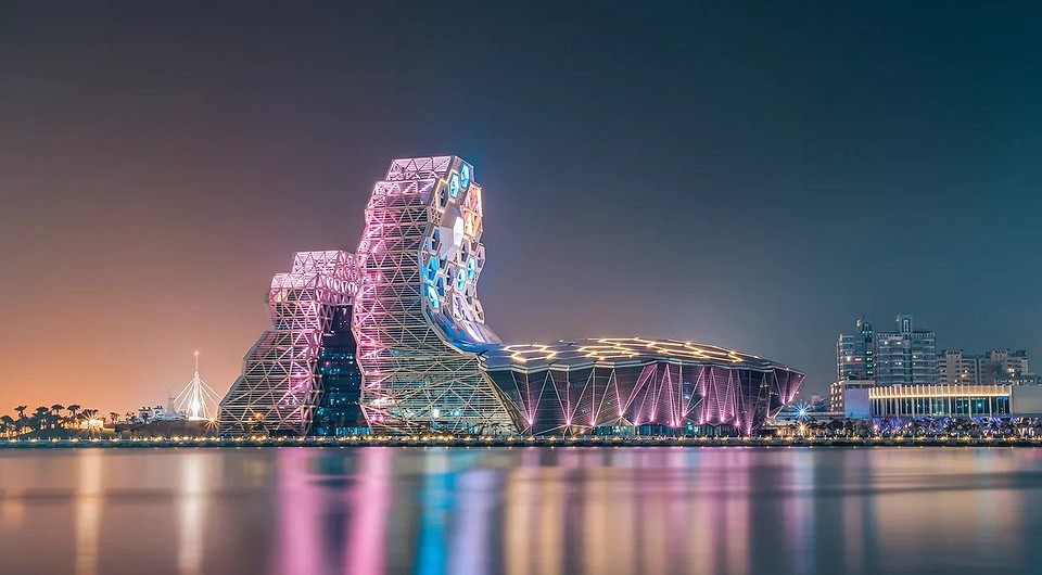 Здание в виде волны: в Тайване открылся центр поп-музыки