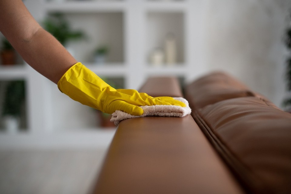 Чем отмыть йод: 11 способов оттереть пятно с линолеума, одежды и мебели